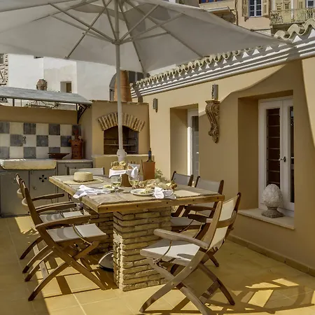فندق Arhontiko
