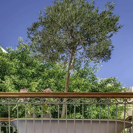 Hotel Arhontiko Ermoupolis 5*